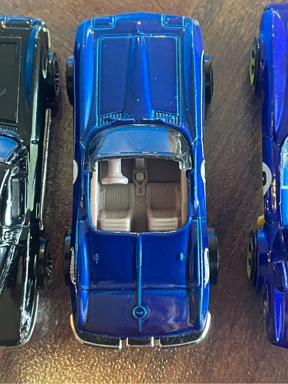 HOT WHEELS VINTAGE CORVETTES 1:64